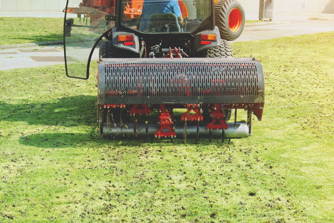 Handheld store spike aerator