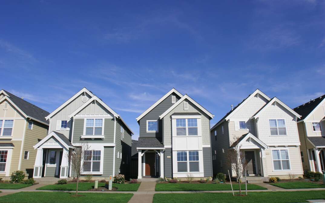 row of houses in a neighborhood