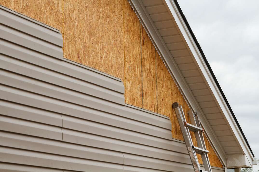 DIY Vinyl Siding Installation On A residential home In The South