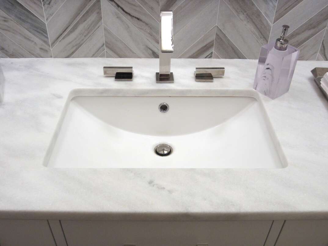 Moen faucet and bathroom vanity sink