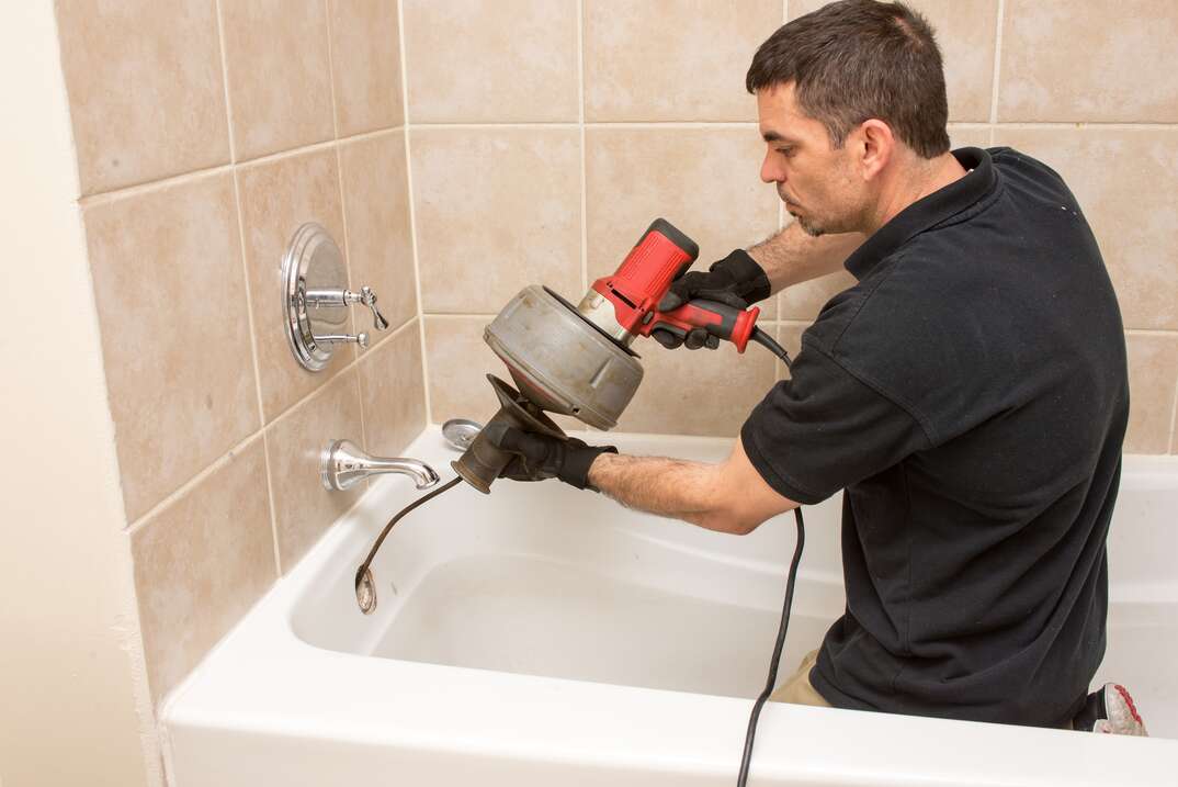 How To Unclog A Bathtub Drain, How To Remove Water Clogging In Bathtub Drain