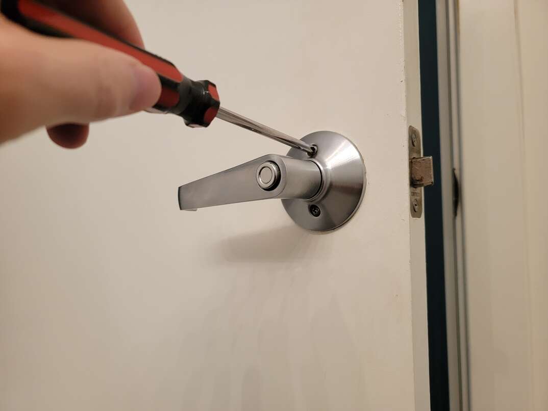 How to Replace a Doorknob