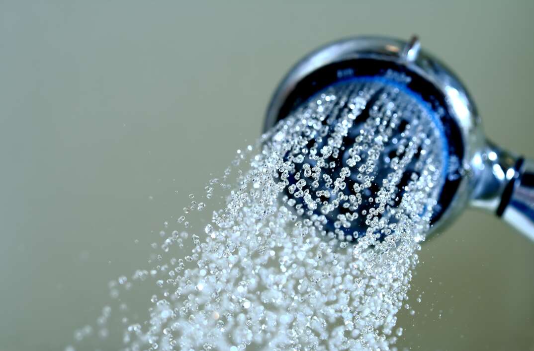 showerhead with water