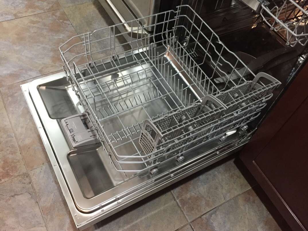 Bosch dishwasher not draining hot sale uk