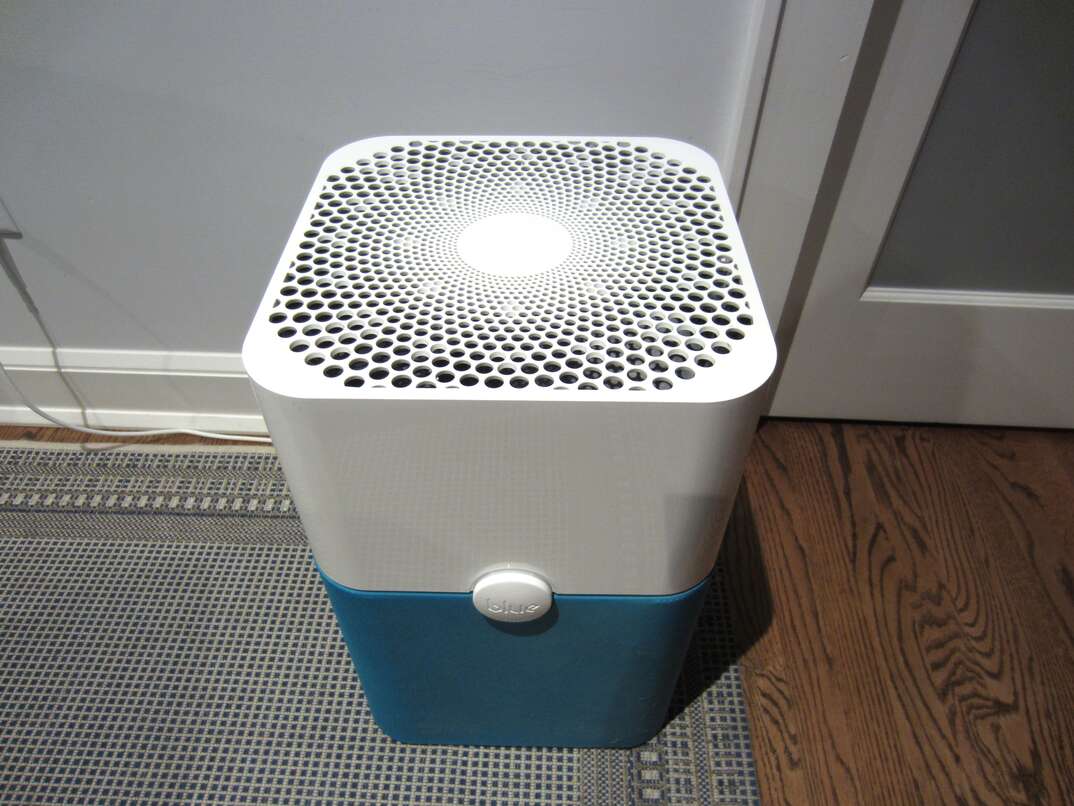 Room air purifier by Blue