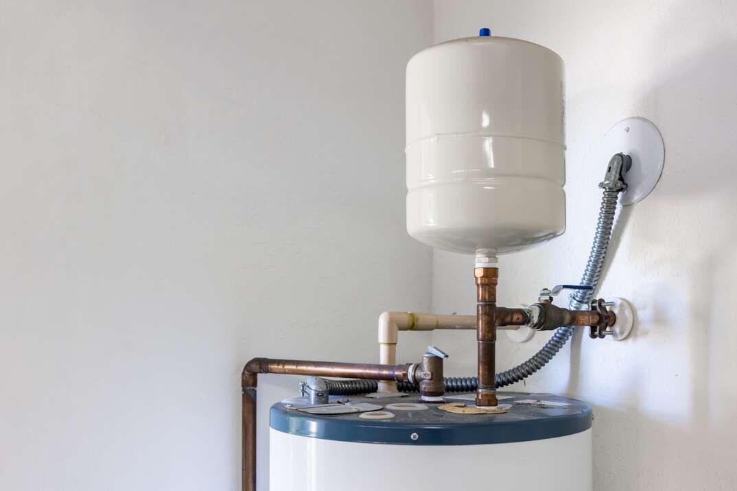 Water boiler with expansion tank