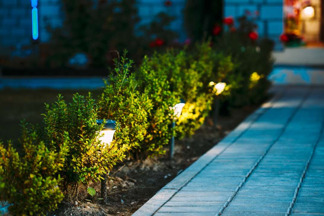 solar powered driveway lights