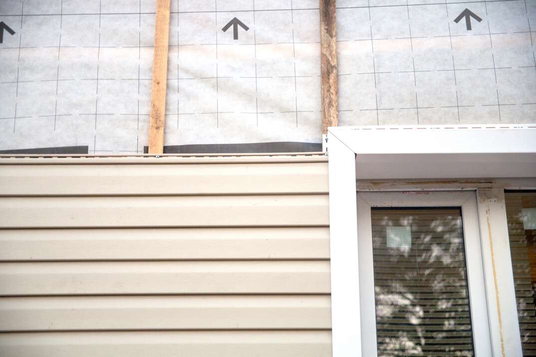 2024 Siding Repair Cost  Vinyl, Wood, & Aluminum House Siding