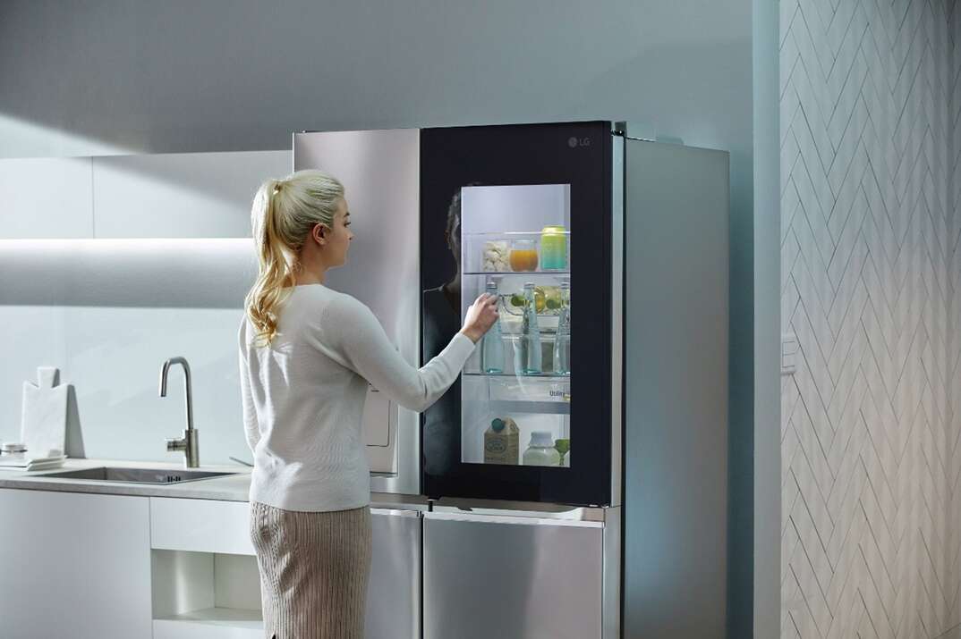 New LG InstaView Refrigerators Demonstrate Hygiene Innovation at CES 2021