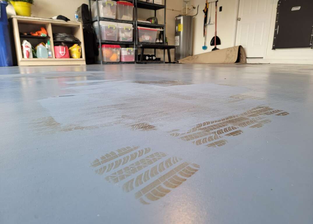 How to Remove Tire Marks on an Epoxy Garage Floor