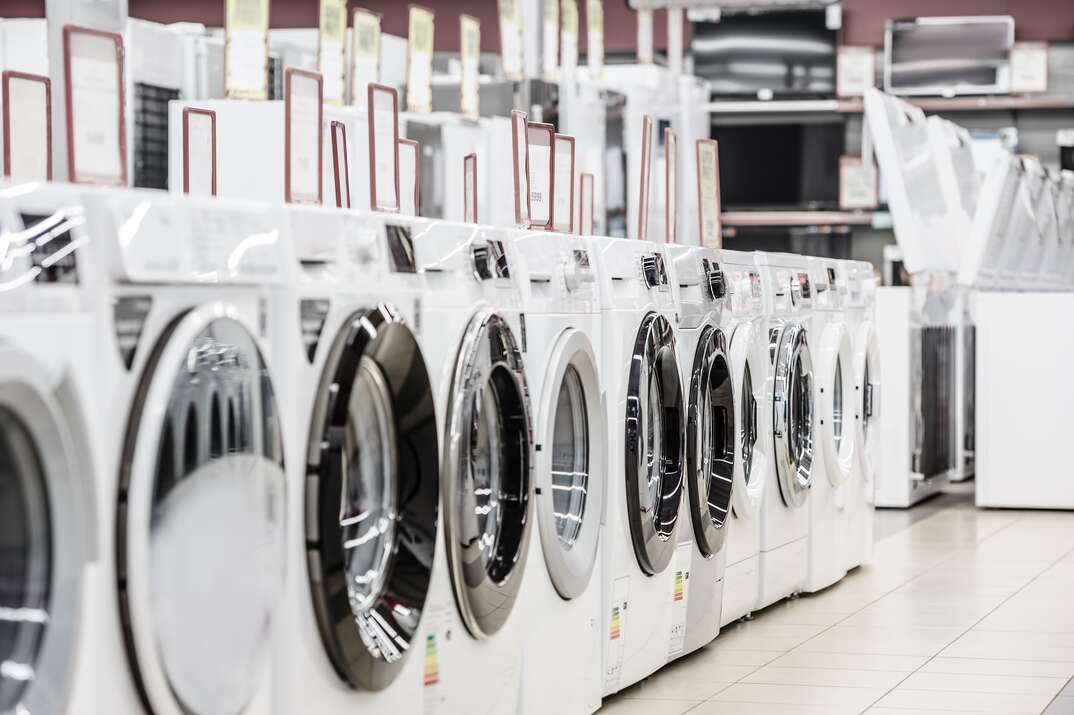 washing mashines in appliance store