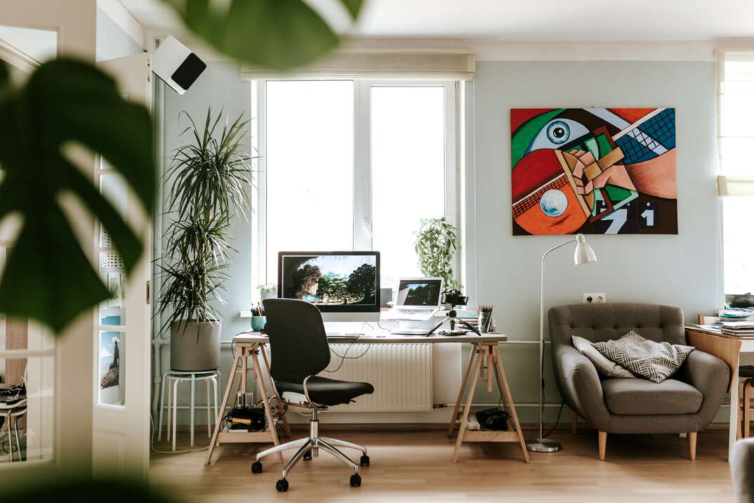 I TURNED MY BEDROOM INTO A STUDIO, FULL DESK SETUP, STUDIO ON A BUDGET