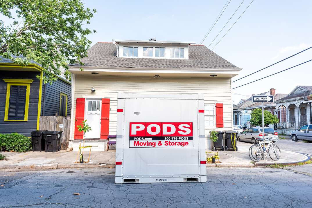 Pods storage container for moving on road