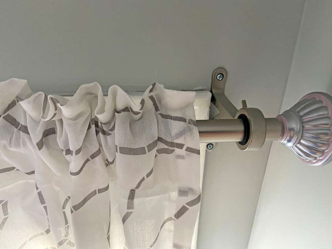 How To Hang Curtains And Curtain Rods