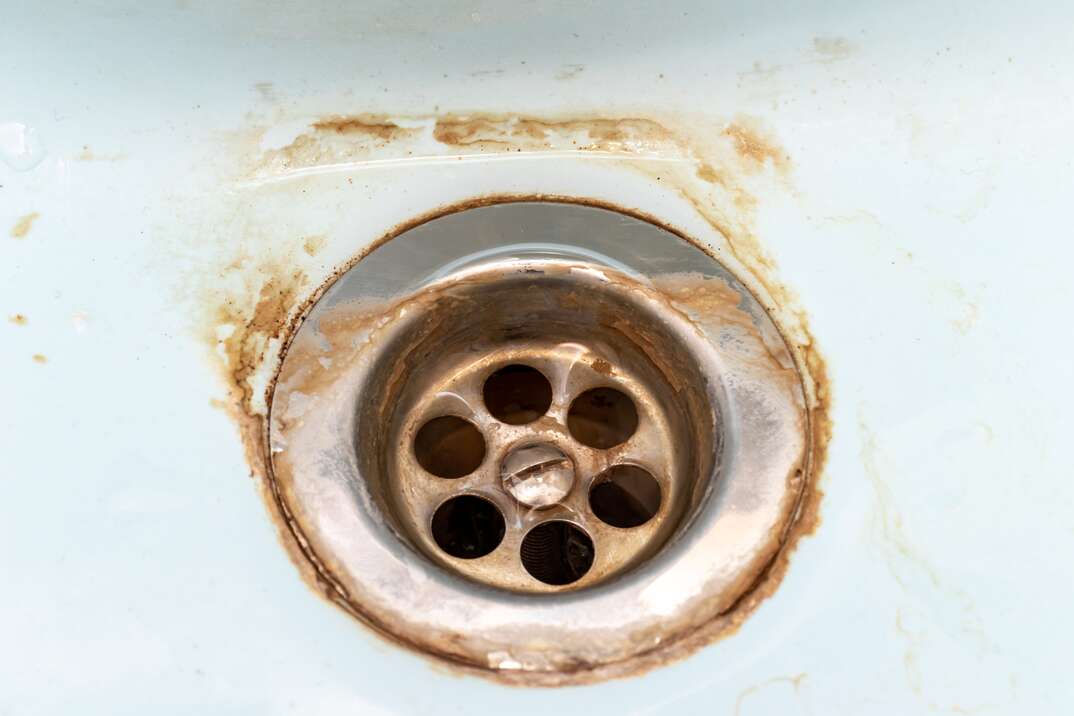 How to Remove Stains from a Porcelain Sink 